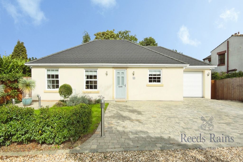 Property photo 1 of 19 Front