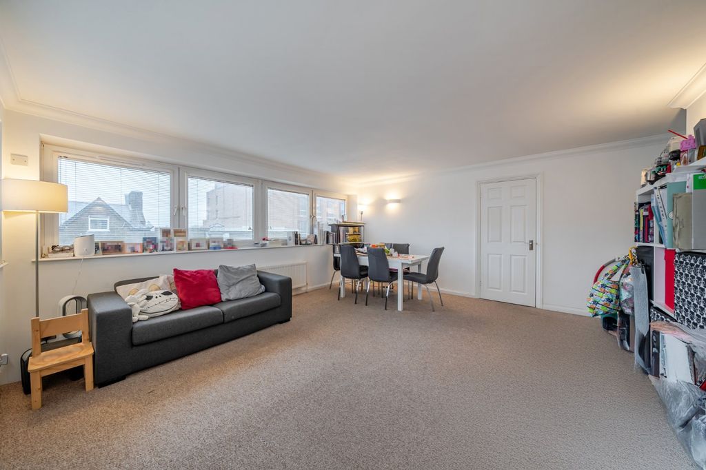 Property photo 3 of 6 Picture No. 02