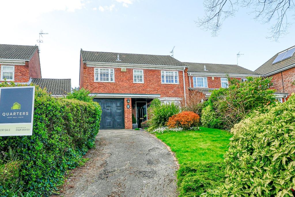 Property photo 1 of 27