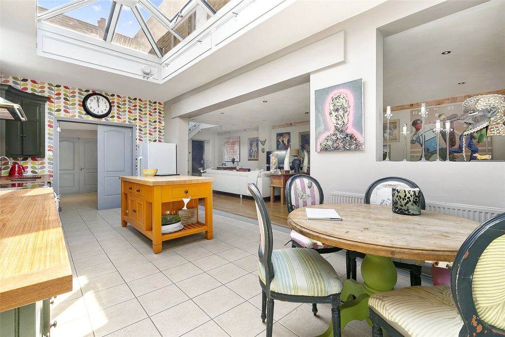 Property photo 2 of 25 Picture No. 20