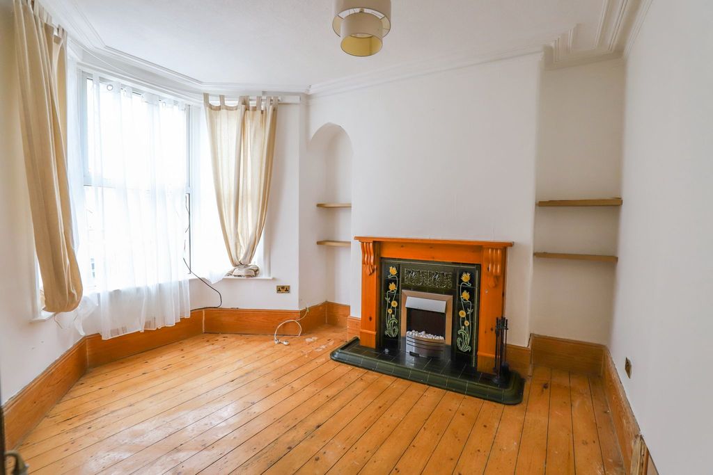 Property photo 2 of 13