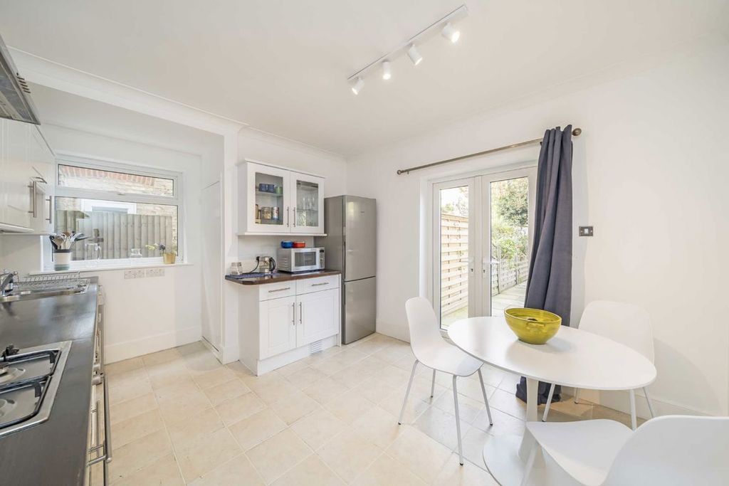 Property photo 2 of 7