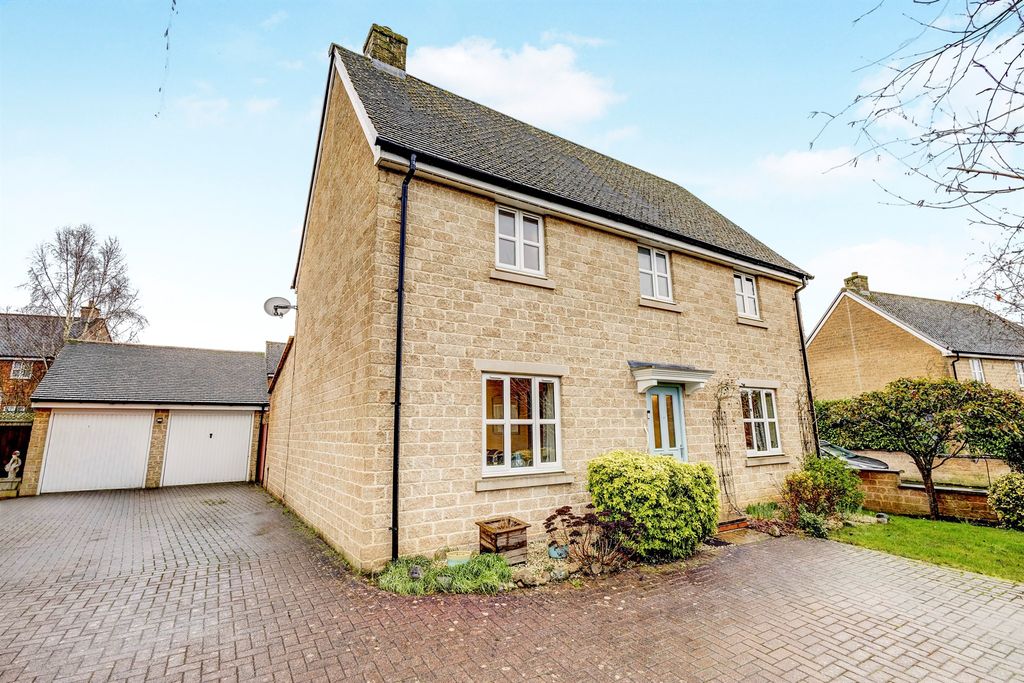 Property photo 1 of 25