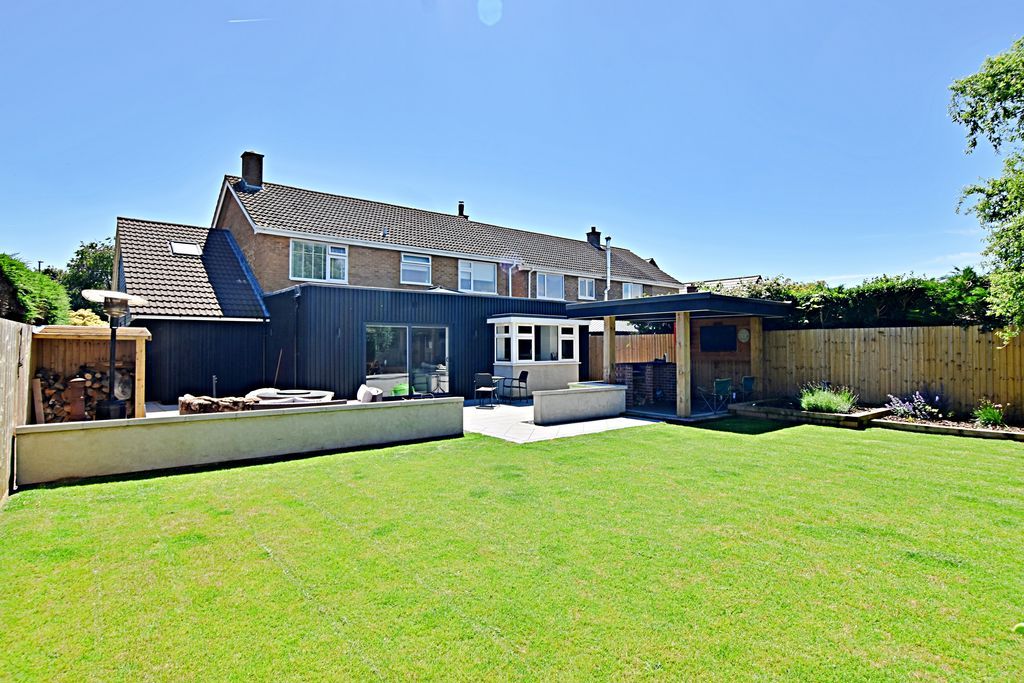 Property photo 3 of 29 Photo 6