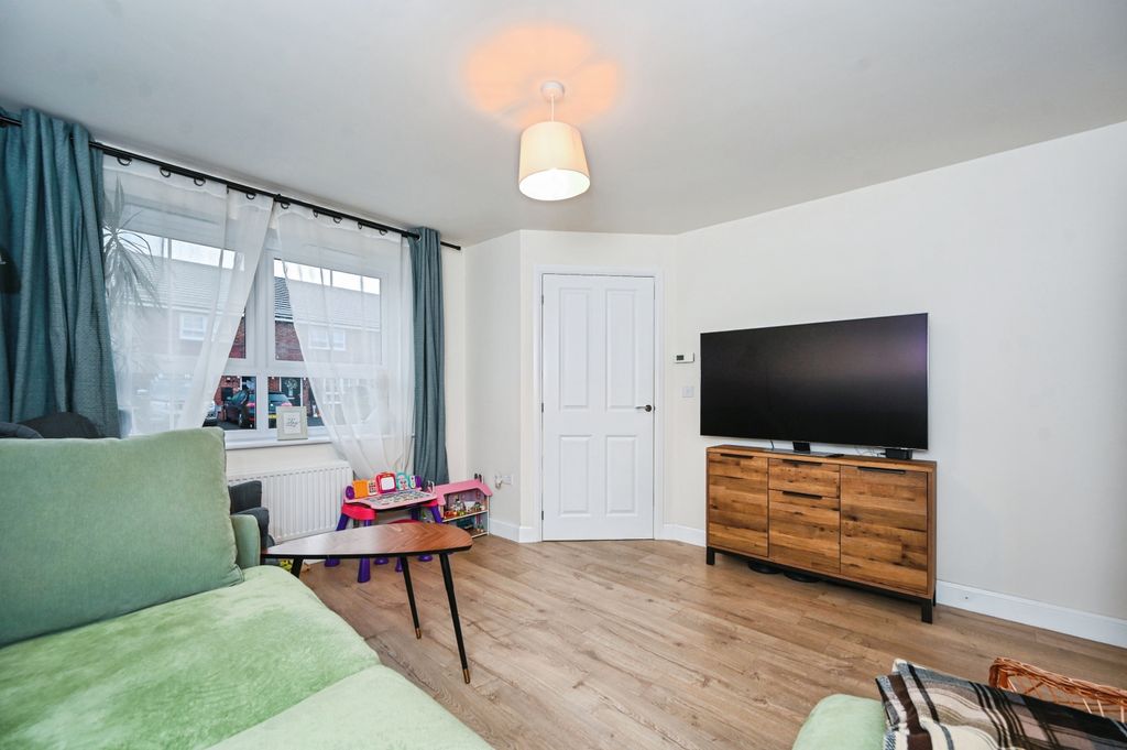 Property photo 3 of 15