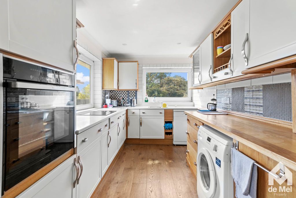 Property photo 2 of 18 Photo 14