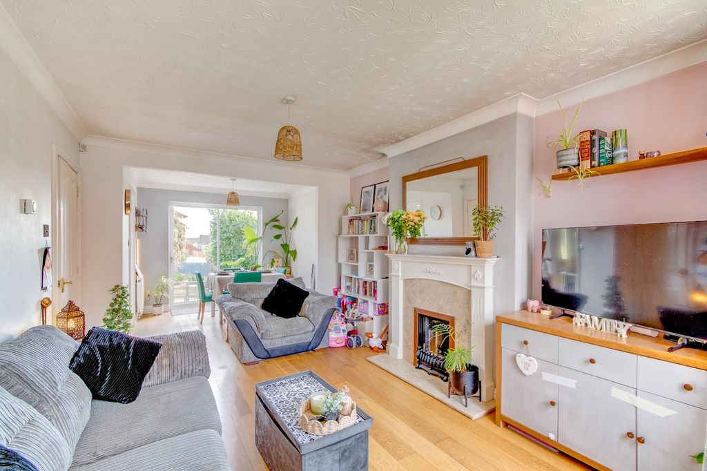 Property photo 2 of 17 Picture No. 09
