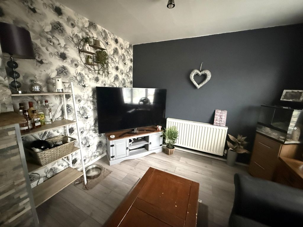 Property photo 3 of 25