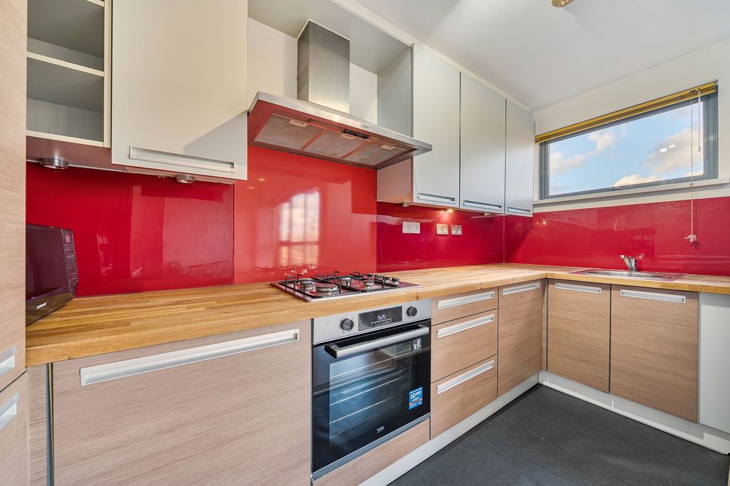 Property photo 2 of 22