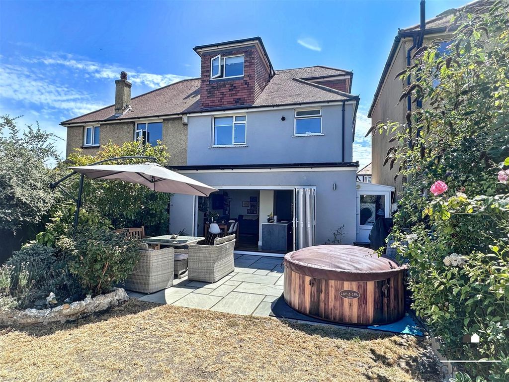 Property photo 1 of 29 01323 438506