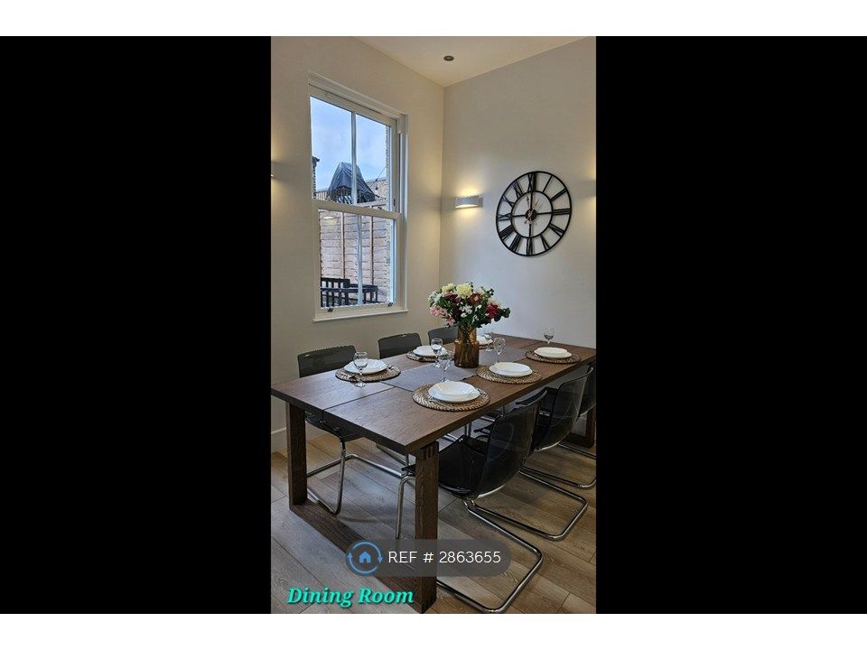 Property photo 2 of 35