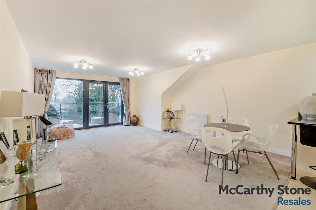 Property photo 3 of 37 8676641-Interior01-800.Jpg