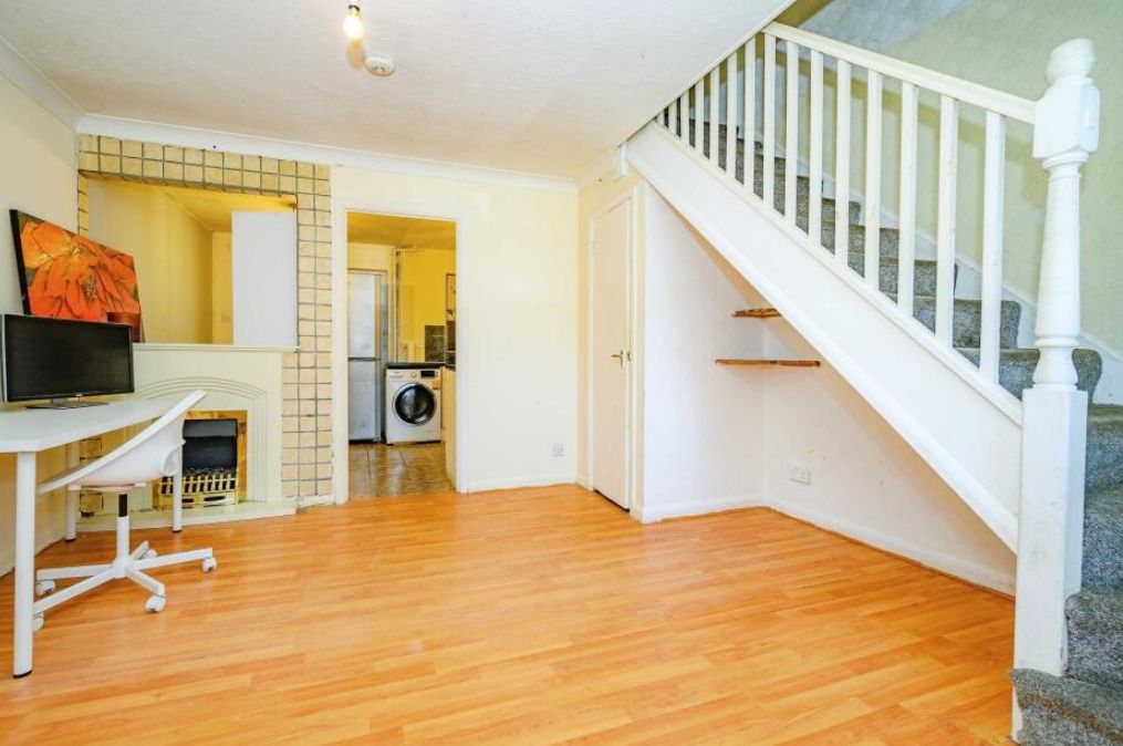 Property photo 2 of 10