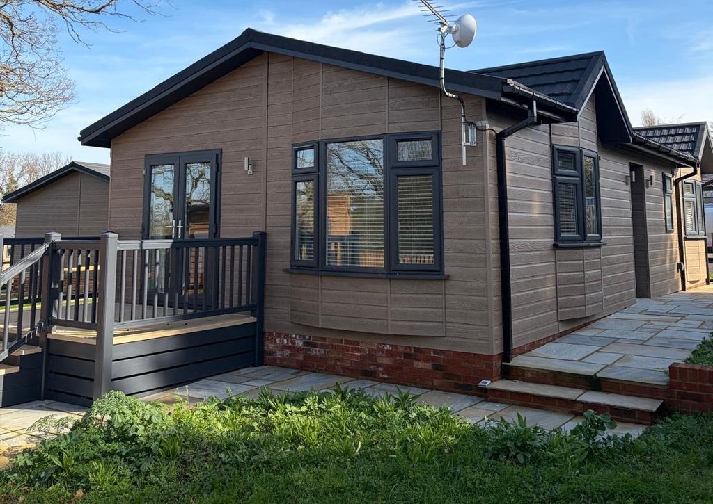 Property photo 1 of 11 7Wildacreaa