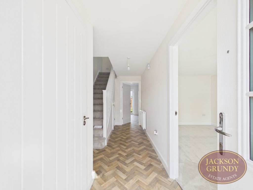 Property photo 2 of 17 Sceptre Road