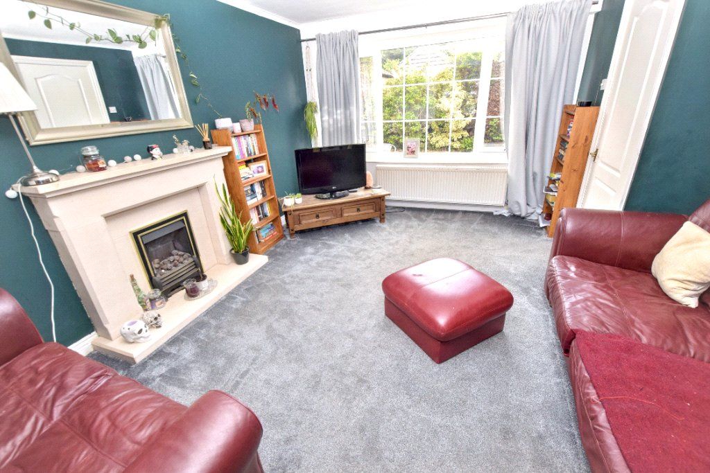 Property photo 2 of 14 Lounge