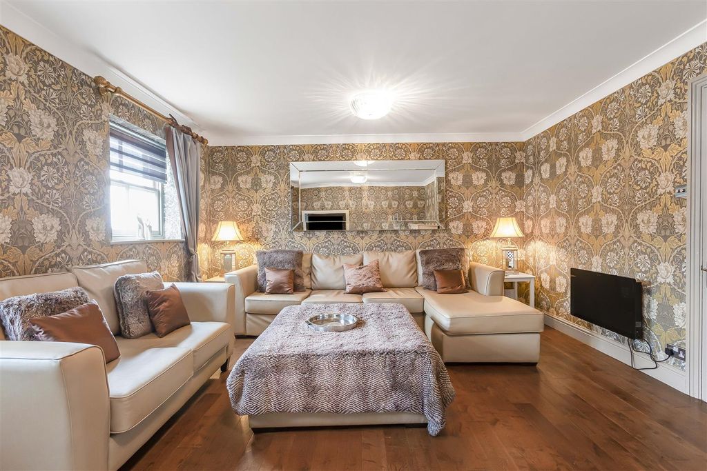 Property photo 3 of 35 14_77261.Jpg