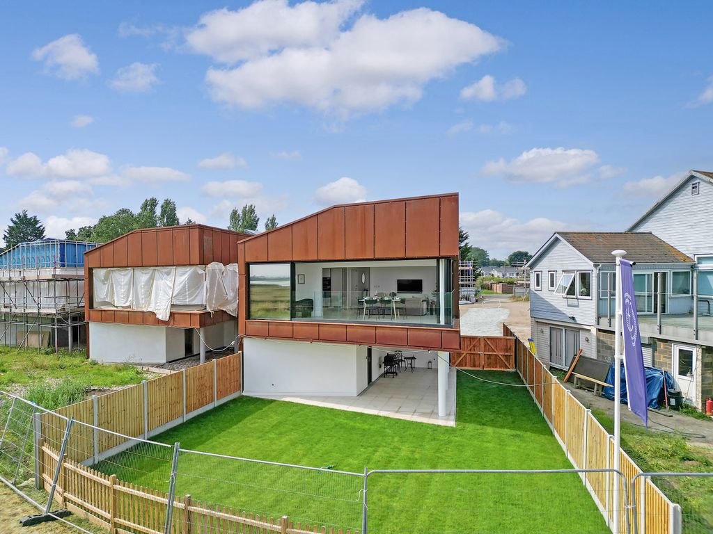 Property photo 3 of 19