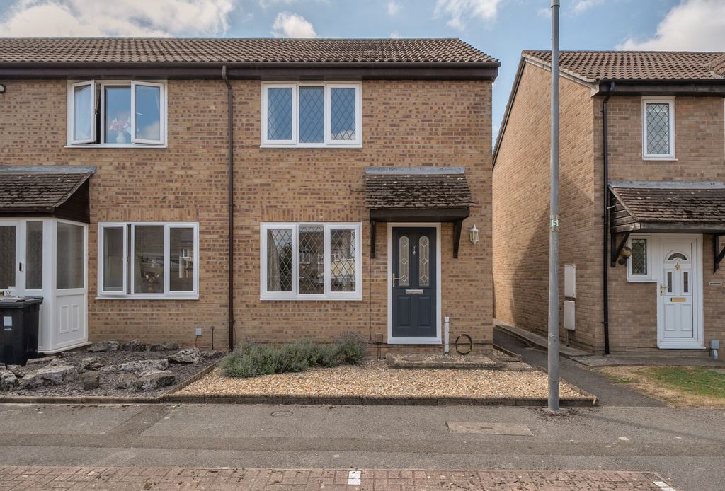 Property photo 1 of 16 Whitley Close
