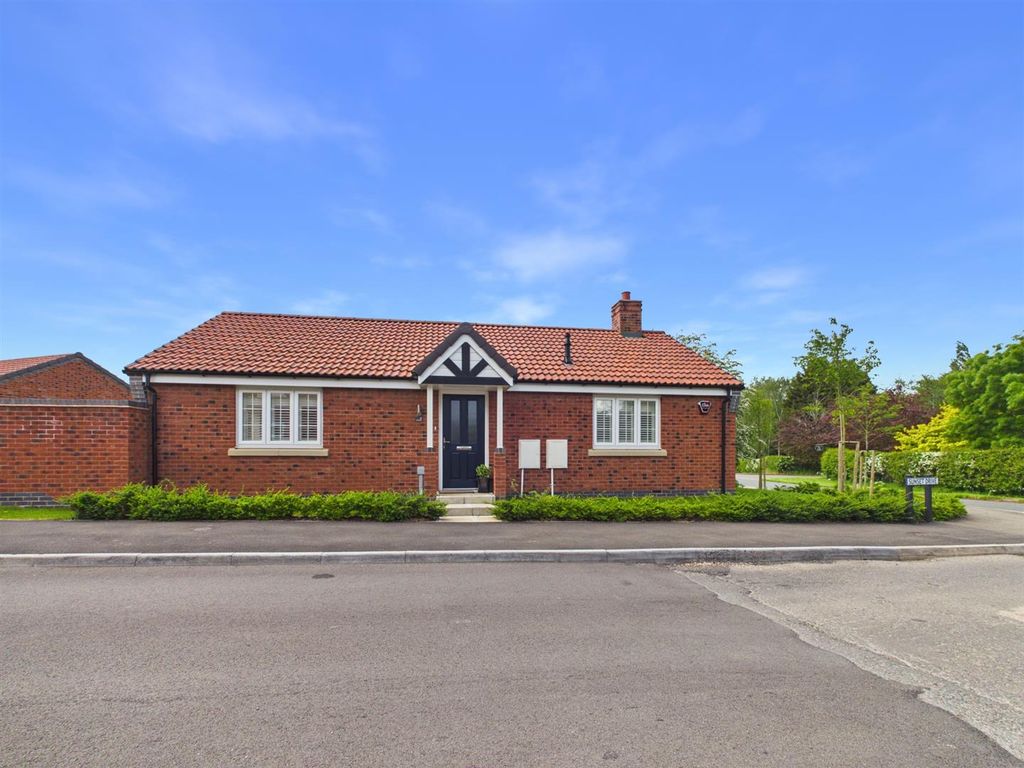 Property photo 1 of 10 Front