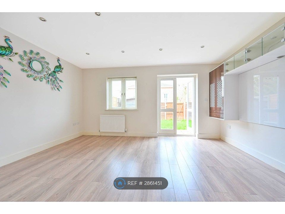 Property photo 2 of 12 Living Room