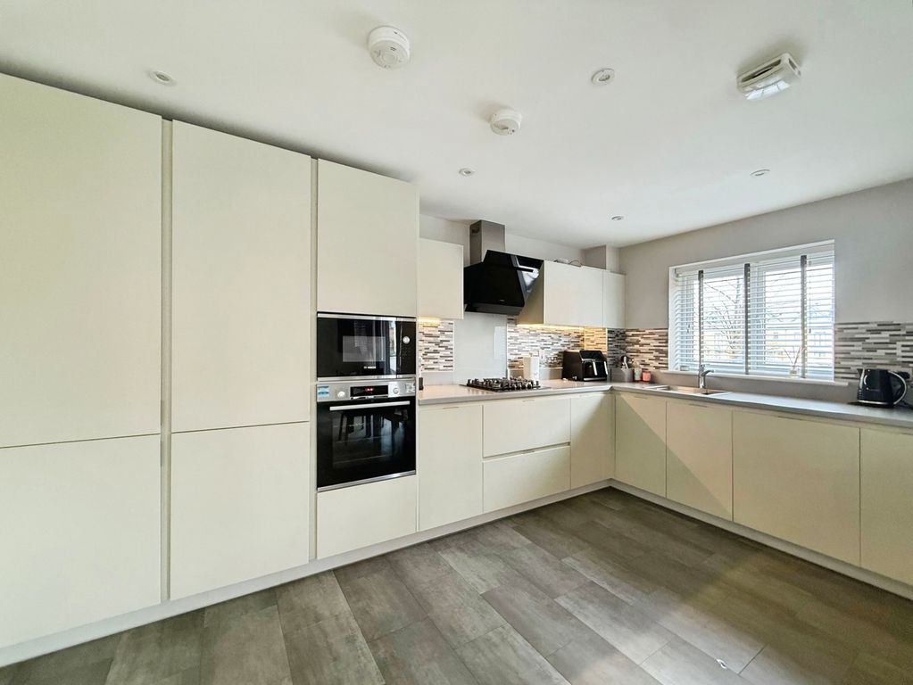 Property photo 2 of 13 Pbox-Img.Jpeg