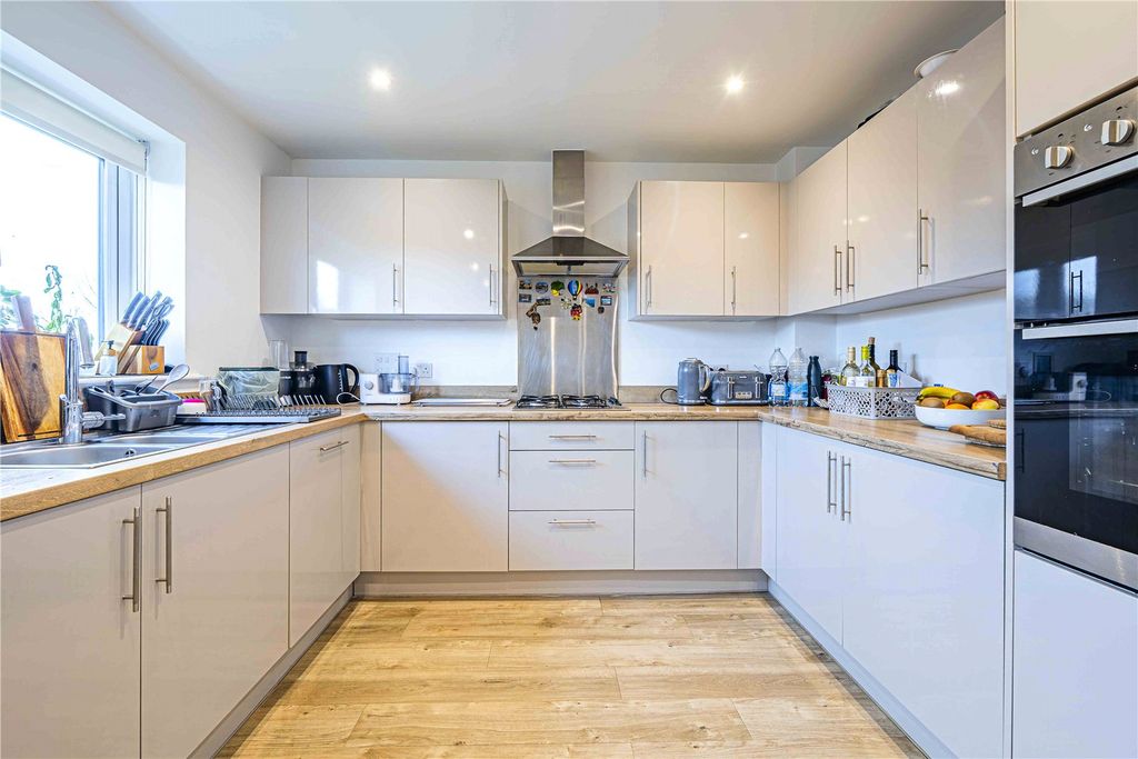 Property photo 3 of 23 Picture No. 19