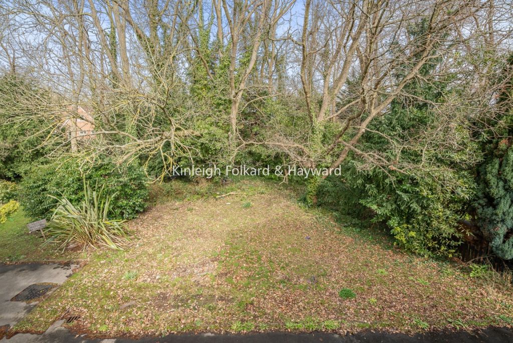 Property photo 3 of 12 A93E26d3-A42A-4793-B