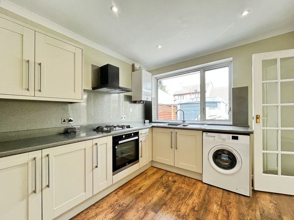 Property photo 2 of 20 4301145