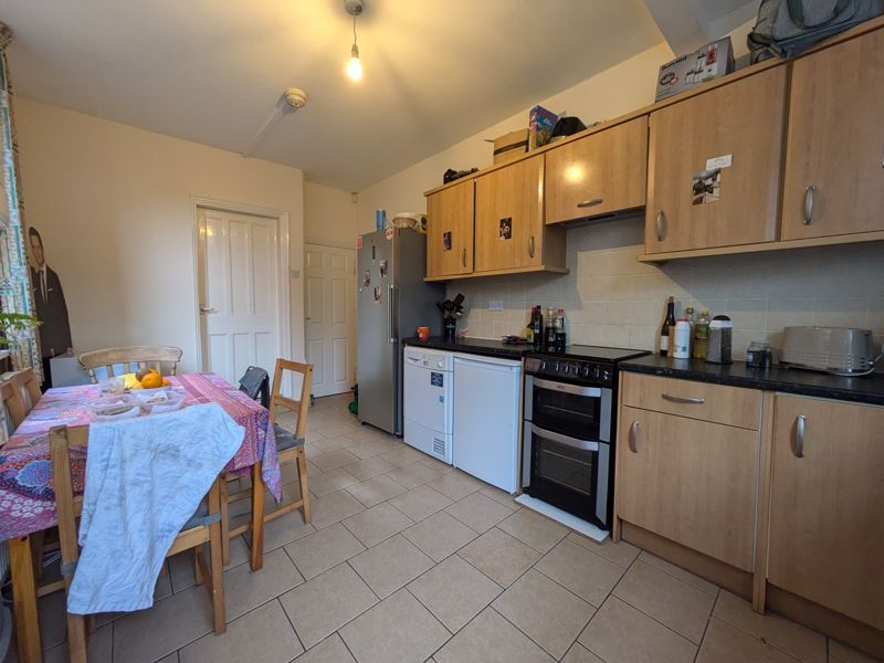 Property photo 3 of 11 Photo 8