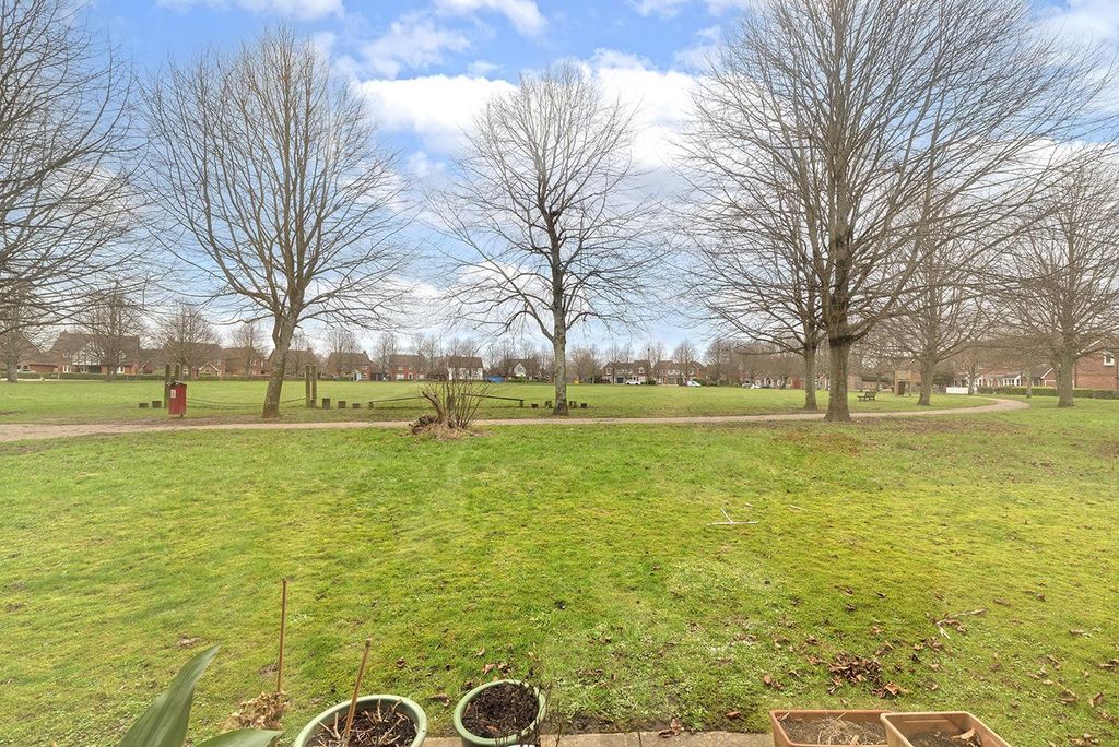 Property photo 2 of 10 4Sturmerct10.Jpg