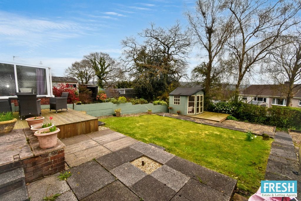 Property photo 2 of 27