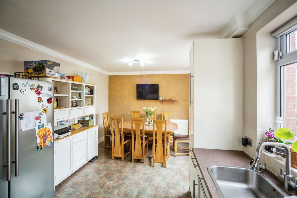 Property photo 2 of 14 Kitchen/Diner