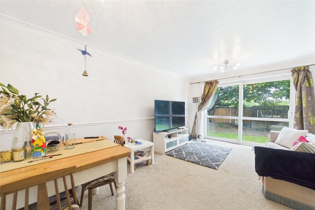 Property photo 2 of 8 Picture No. 16