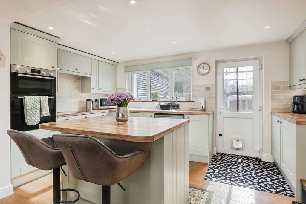 Property photo 2 of 22 Pbox-Img.Jpg