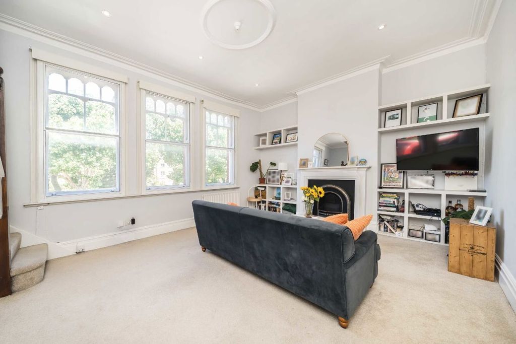 Property photo 3 of 7