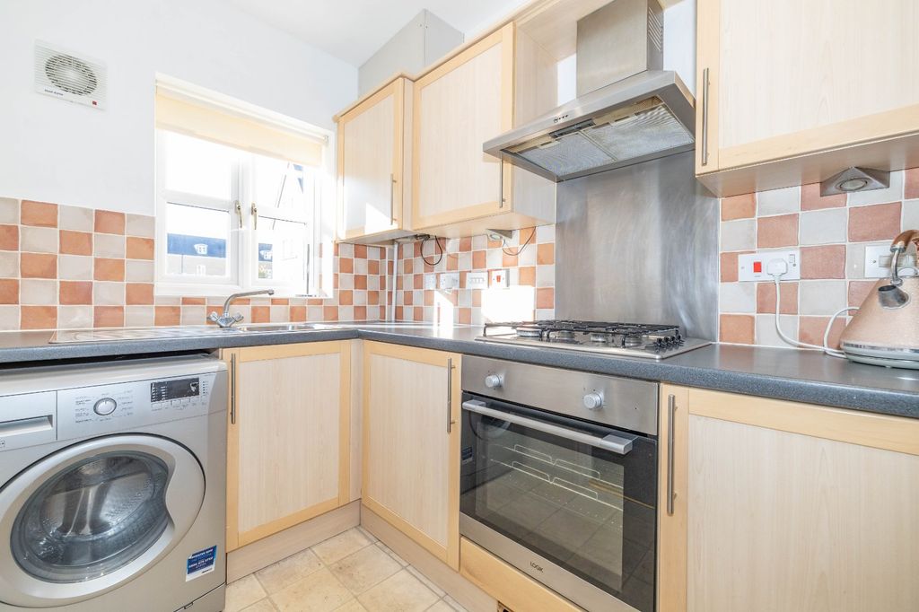 Property photo 3 of 12 Picture 3