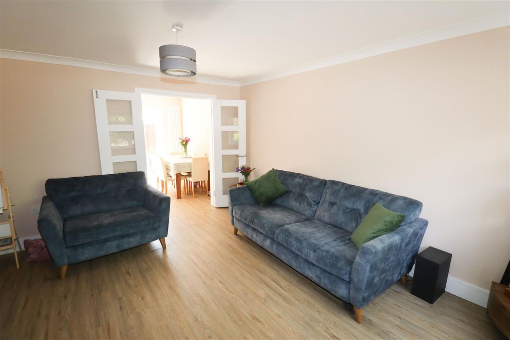 Property photo 3 of 13 Living Room