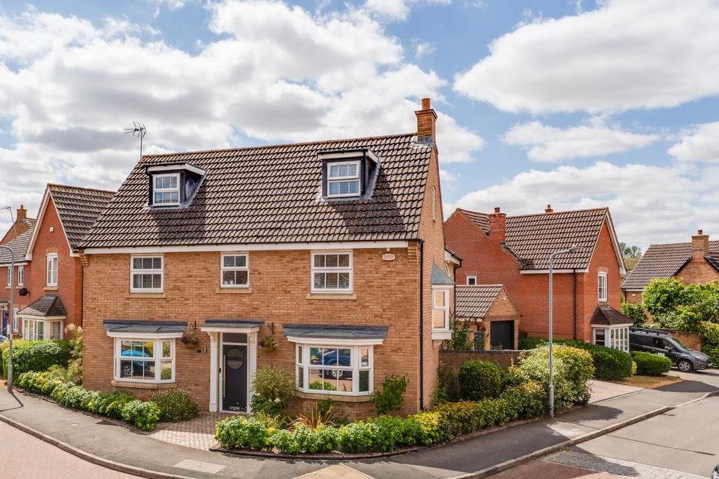 Property photo 1 of 50 7 Fieldfare Close, Corby (45 Of 53).Jpg