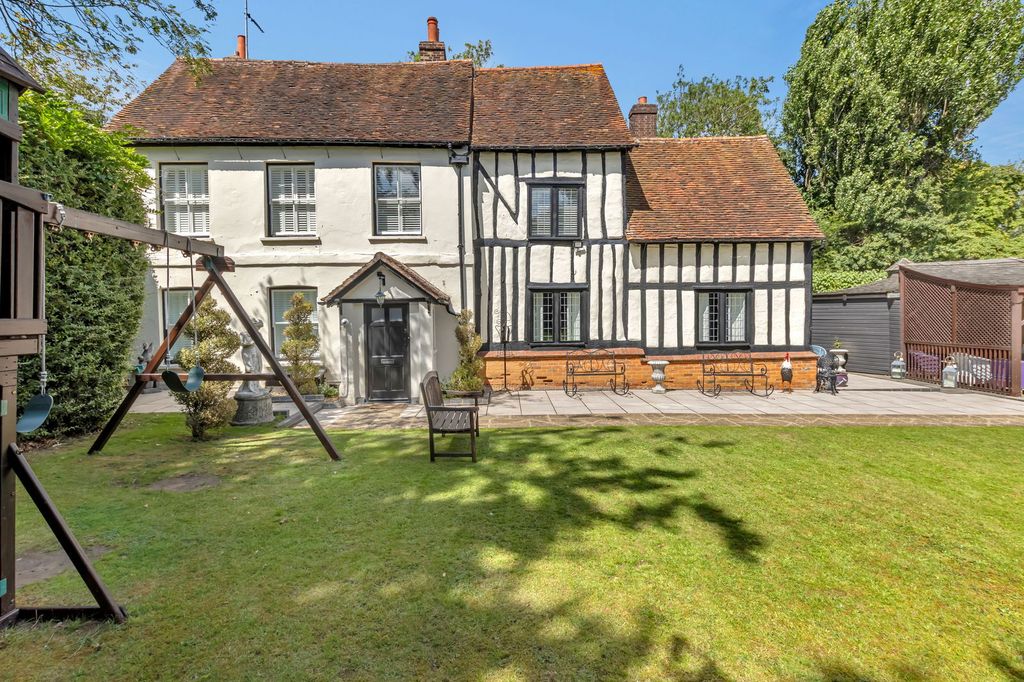 Property photo 3 of 34