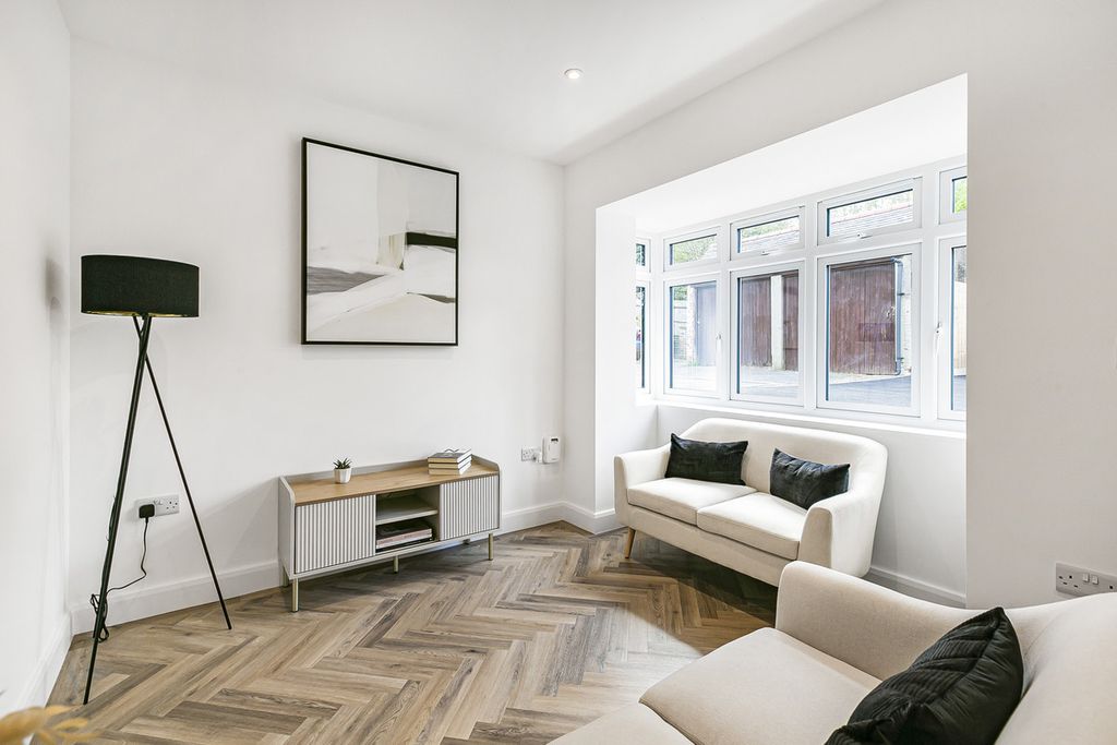 Property photo 1 of 37