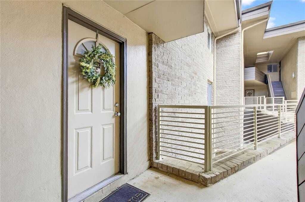Property photo 1 of 28