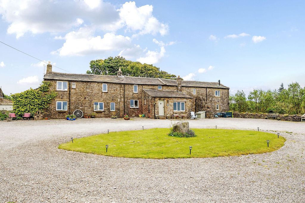 Property photo 1 of 61