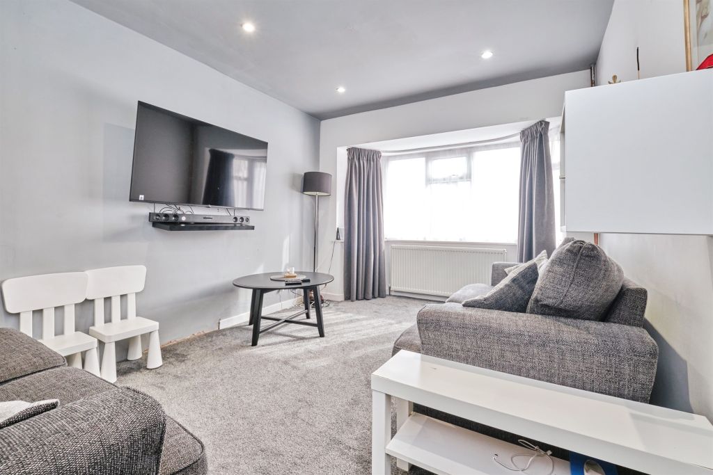 Property photo 2 of 17