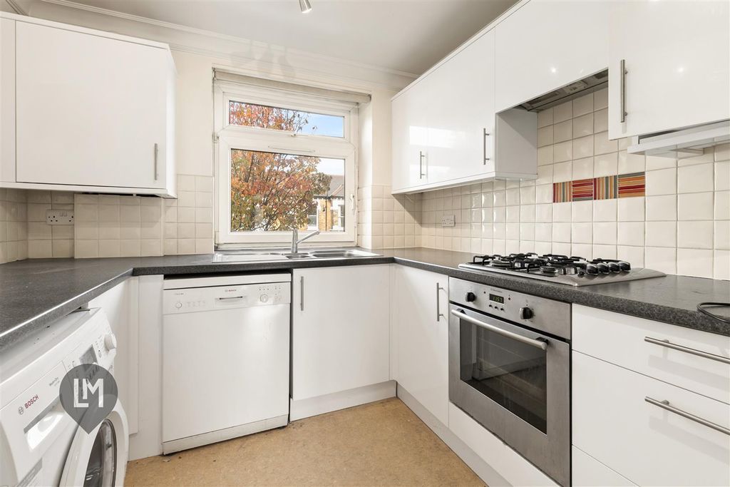 Property photo 2 of 8 Kitchen