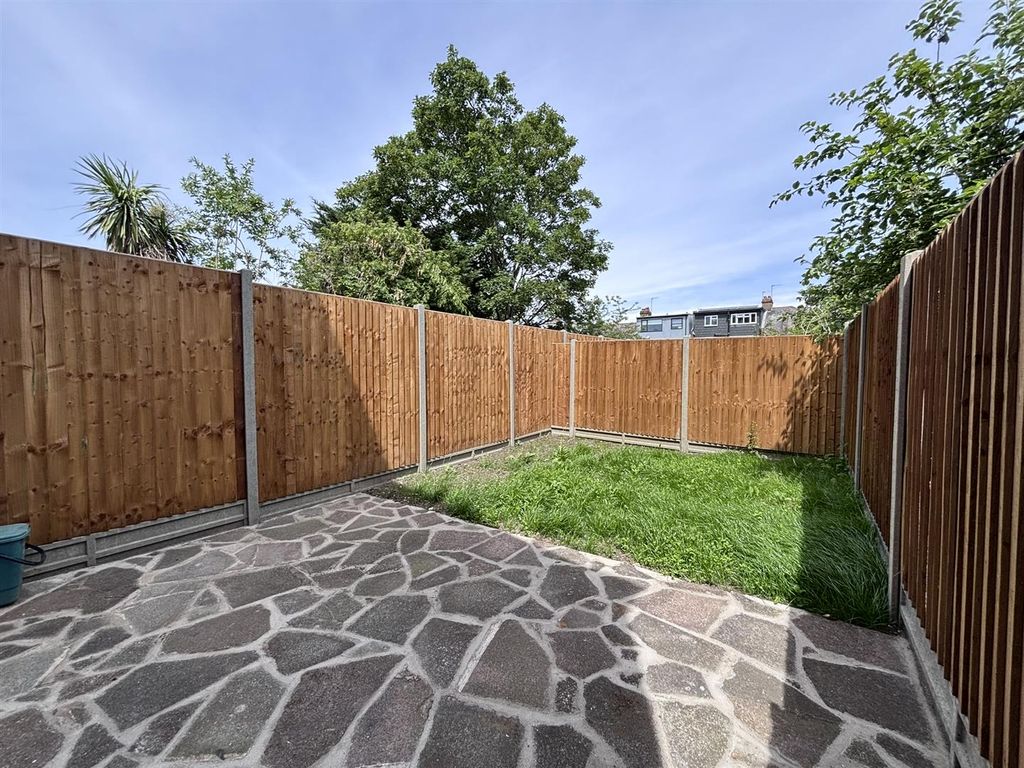 Property photo 3 of 10