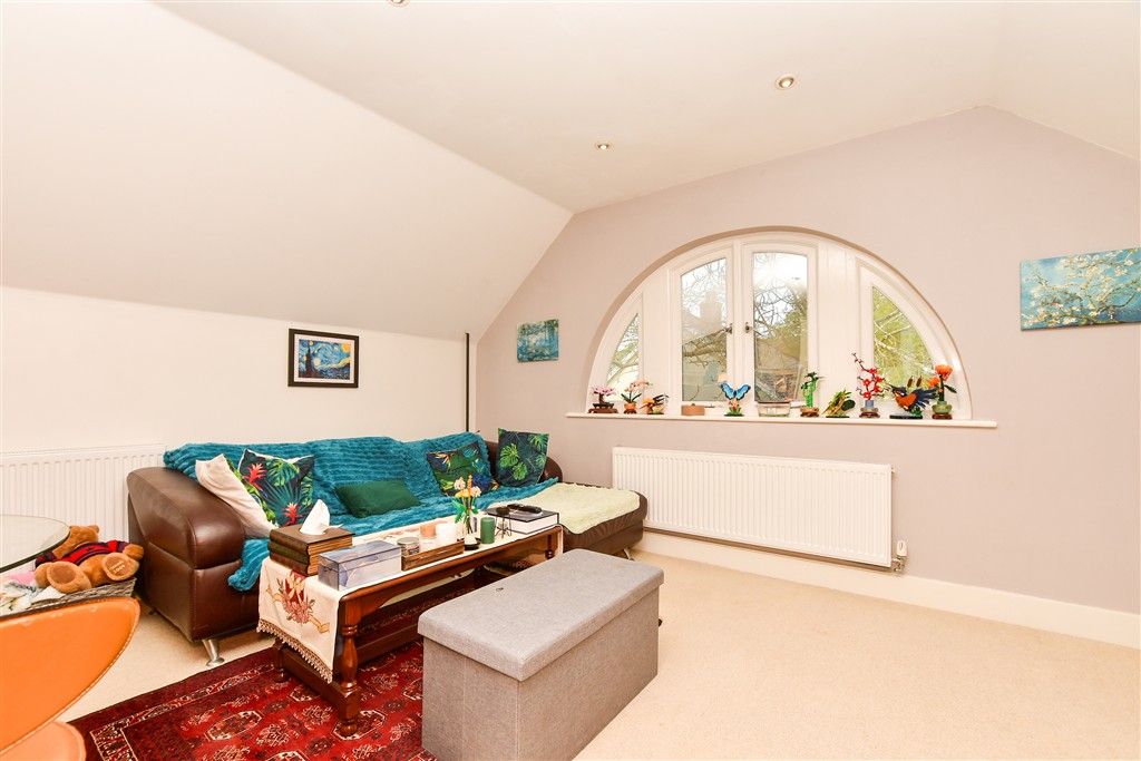 Property photo 2 of 12 Lounge/Diner