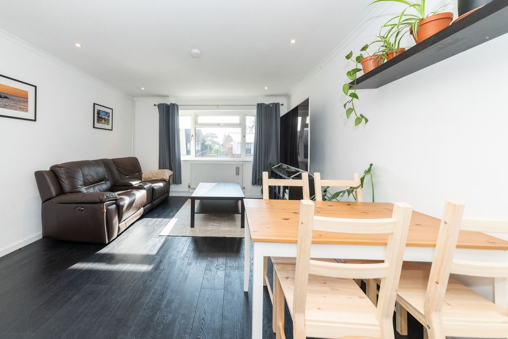 Property photo 1 of 39