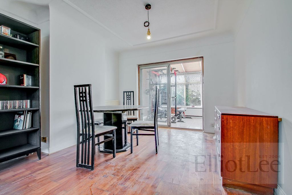 Property photo 3 of 21