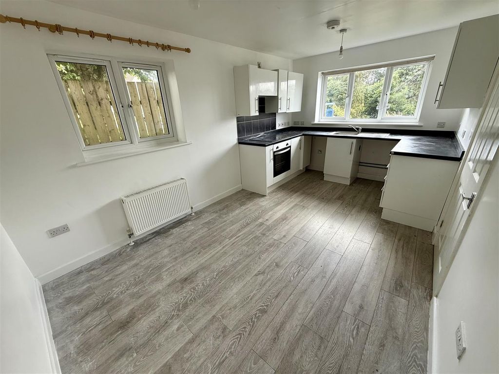 Property photo 2 of 23 Kitchen